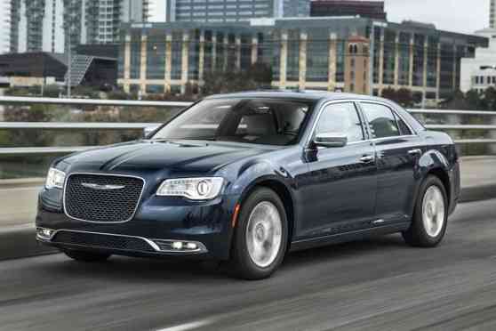 Report: Chrysler 300C may soon get Hellcat power image