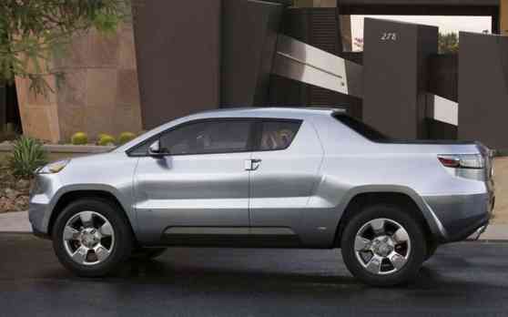 Report: Toyota considering hybrid-powered pickups for production image