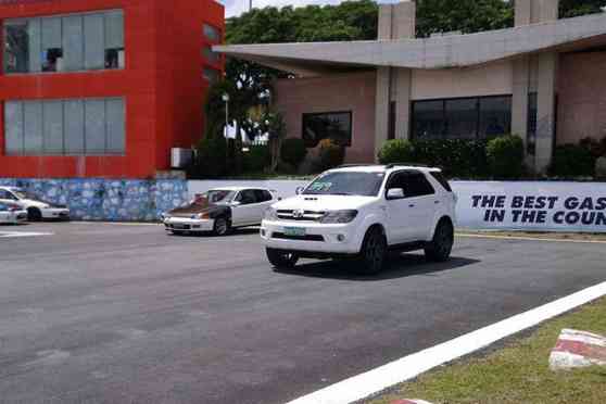 Tuned Toyota Fortuner runs quarter mile in 12.9 seconds image