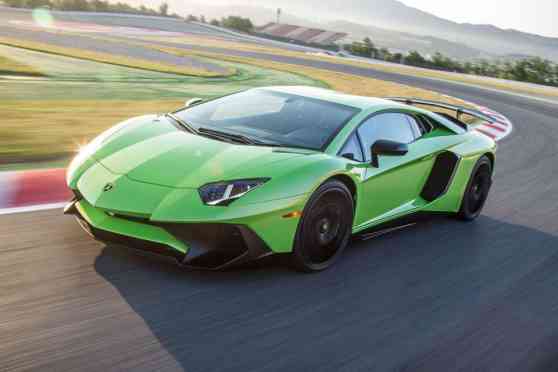 Report: Lamborghini may not ditch V10, V12 engines anytime soon image