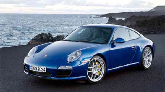 Porsche introduces new 911 image
