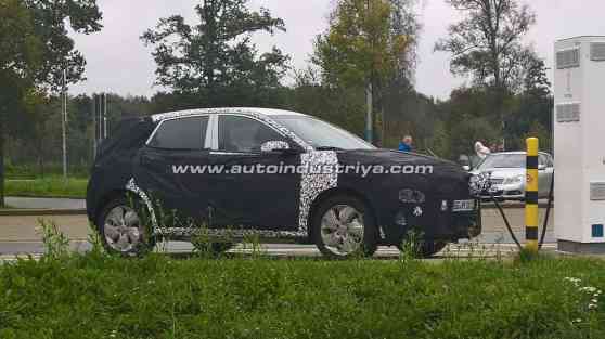 Spied: Hyundai Kona EV sighted recharging its batteries image