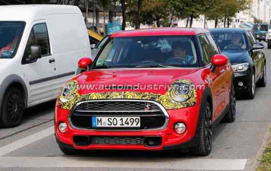 Spied: 5-door Mini Cooper S gets facelift, powertrain upgrades image