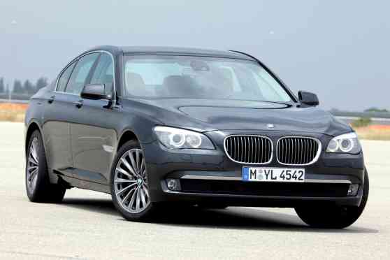 BMW debuts 5th generation 7 Series image