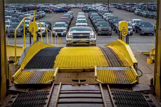 Senate votes 17-1 in favor of revised tax bill image