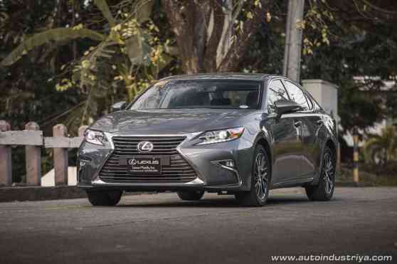 2017 Lexus ES 350 image
