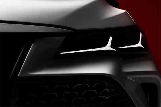 2019 Toyota Avalon teased, to debut in Detroit next year image