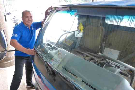 Aguila Auto Glass offers replacement windshield for trucks image