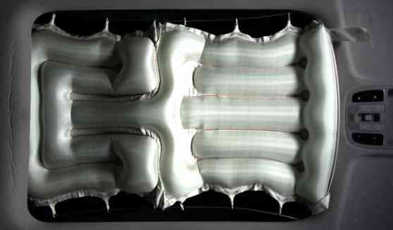 Protect your head with Hyundai's new panoramic roof airbag image