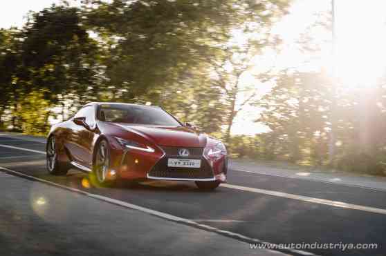 2017 Lexus LC 500 image