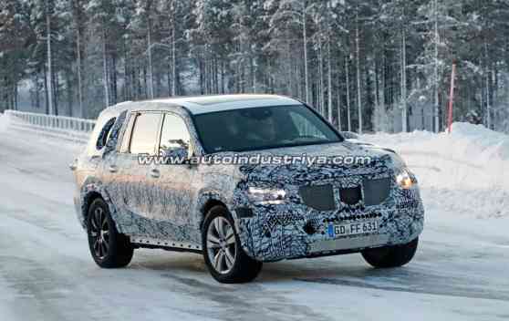 Spied: Sleeker Mercedes-Benz GLS goes for a winter drive image