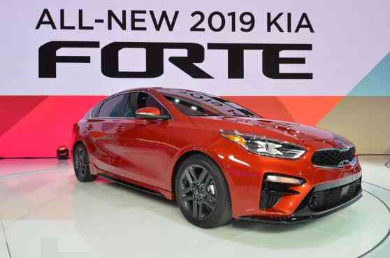 NAIAS 2018: Refreshed Kia Forte brings Stinger-inspired looks to Detroit image
