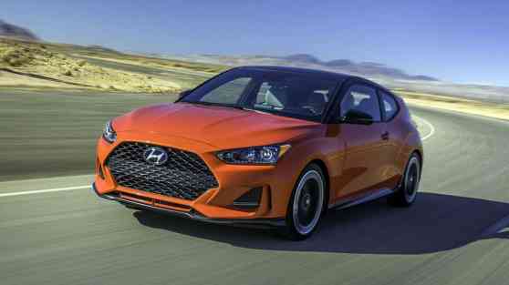 NAIAS 2018: Second-gen Hyundai Veloster gets more grunt, stays quirky image