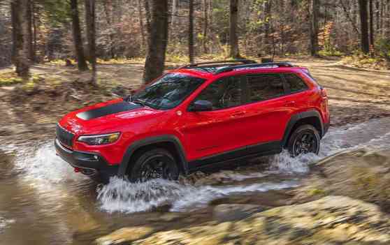 NAIAS 2018: Jeep's design goes conservative for updated Cherokee image