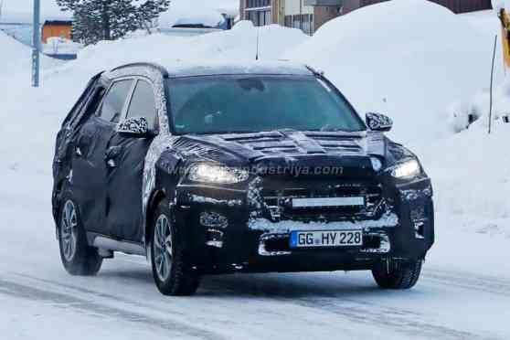 Spied: 2019 Hyundai Tucson wears its winter camouflage image