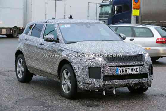 Spied: Range Rover is upsizing the 2019 Evoque image