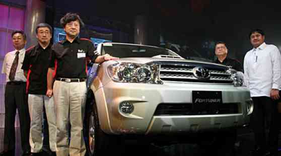 Toyota takes wraps off new Fortuner, Innova image