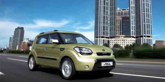 Kia Soul and hybrid concepts star in Paris image