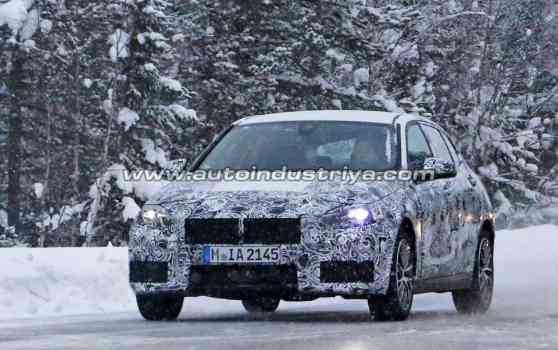 Spied: Next-gen BMW 1 Series reveals its eyes to the public image