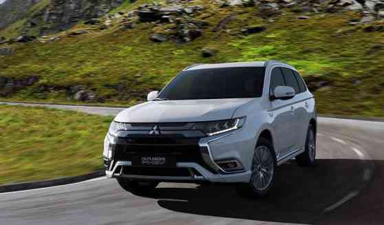 Mitsubishi upgrades Outlander PHEV with more power, fresh look image