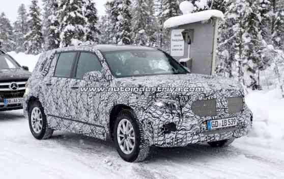 Spied: The boxy Mercedes GLB sports production lighting image
