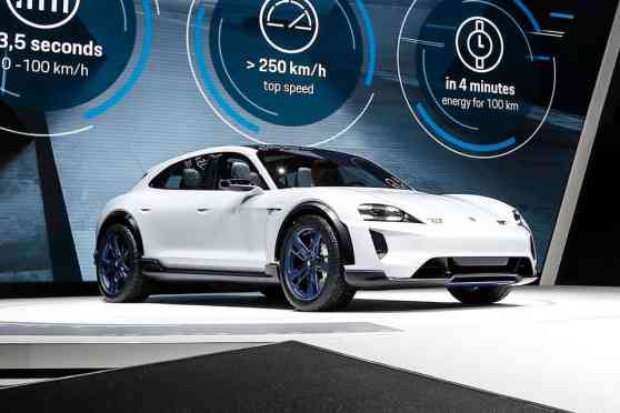 Geneva 2018: Porsche Mission E Cross Turismo sets sights on Tesla Model X image