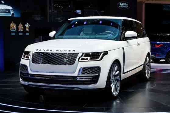 Geneva 2018: Classic three-door Range Rover returns as SV Coupe image
