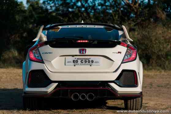 Man tells wife they're buying a 2018 Honda Civic, but it was really a Type R image