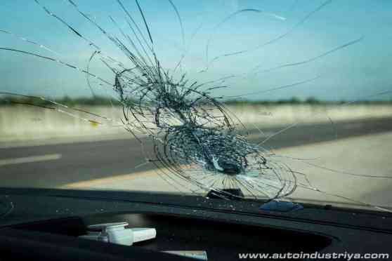 House passing bill with 1-25 year jail terms for throwing rocks at cars image