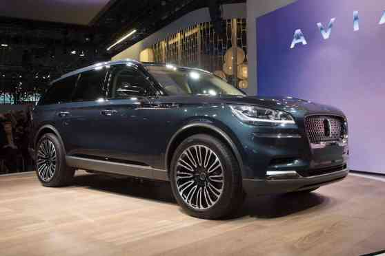 New York 2018: Lincoln Aviator concept hints next-gen Ford Explorer image