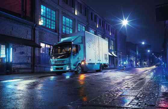 Volvo Trucks joins electric revolution with battery-powered FL image