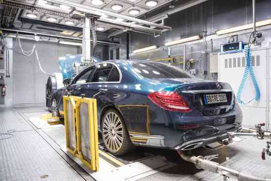 Daimler: 'Improving diesels is better than banning it' image