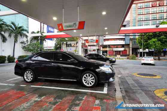 Etiquette Series: How to properly fill up at the gas station image