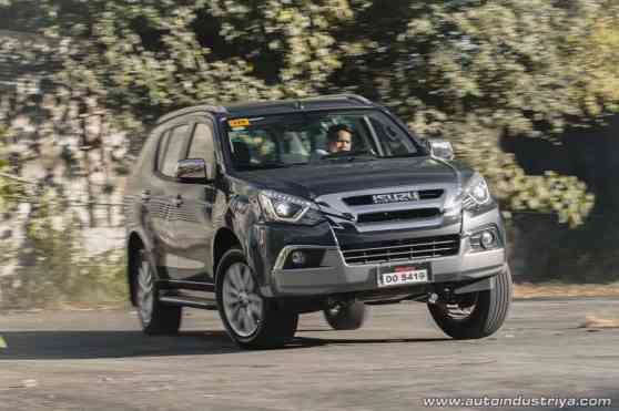 Get a close look at Isuzu's RZ4E engine in nationwide mall tour image