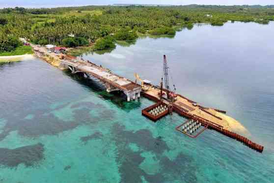 Catangnan-Cabitoonan Bridge aims for faster passage around Siargao image