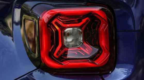 Three-cylinder off-road-capable Jeep Renegade coming soon image