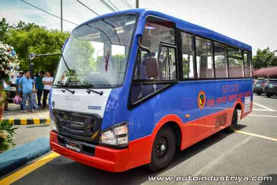 Isuzu turns over first batch of modern PUVs to Senate image