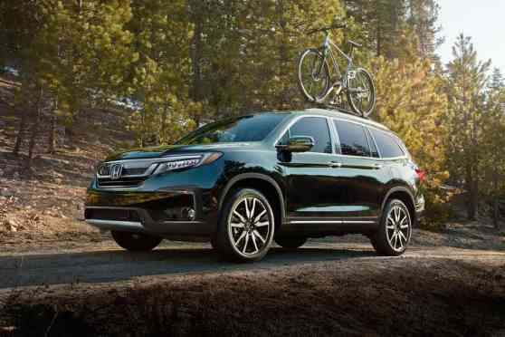 Sleeker, smoother: Honda Pilot gets a new face for 2019 image