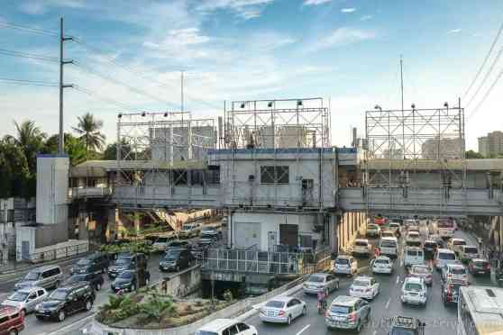 MMDA, Metro Manila mayors to ban private cars with no passengers on EDSA image
