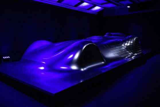Mercedes-Benz looks to the past for this futuristic concept image