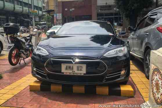 This Tesla Model S shows that an EV can somehow be registered in PH image