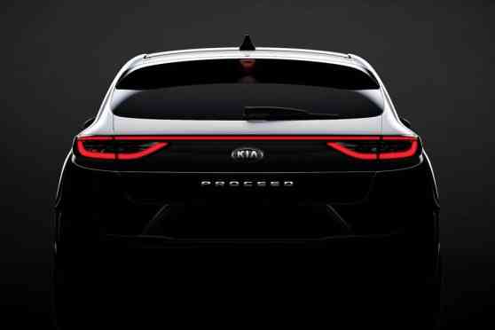 Kia ProCeed shows off its sleek, sporty rump ahead of Paris debut image