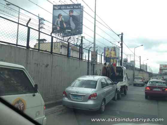 MMDA will no longer tow illegally parked cars image