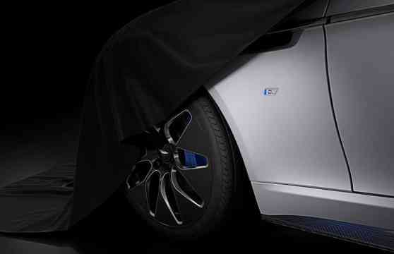 Aston Martin's first electric GT car to have over 600 horsepower image