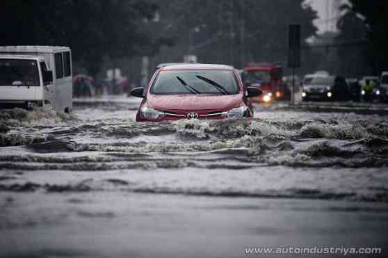 How damaging is crossing a flood for your car? image