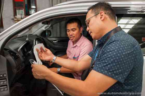 Automotive Careers: How to be a Dealer Service Advisor image
