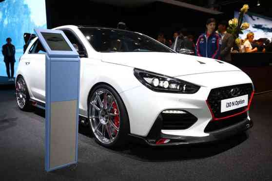 Hyundai pumps up i30 N with 25 new performance parts image