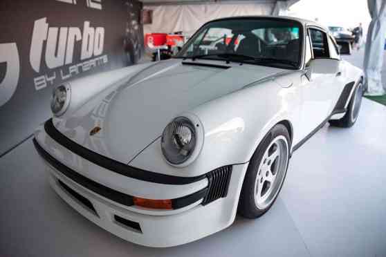 This Porsche 911 is powered by a vintage Formula One twin-turbo V6 image