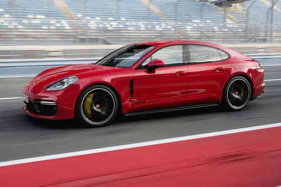 2019 Porsche Panamera GTS receives bi-turbo V8 upgrade image