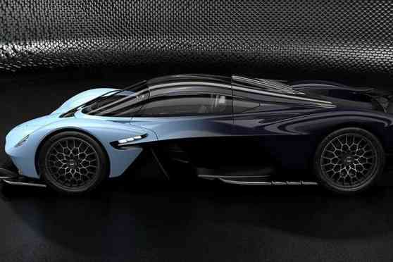Aston Martin's 1,000 PS Valkyrie ready for its closeup image